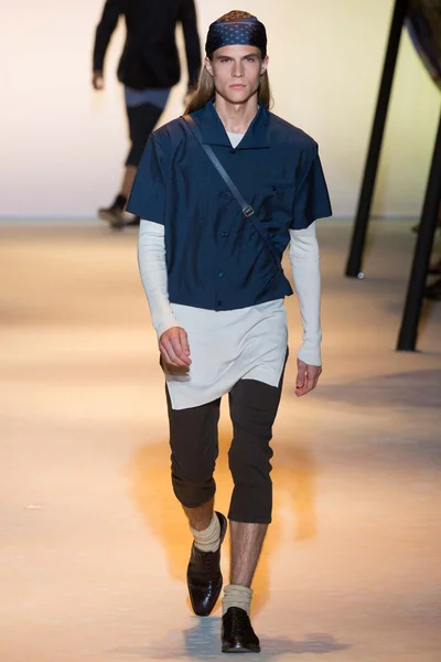 Look 32